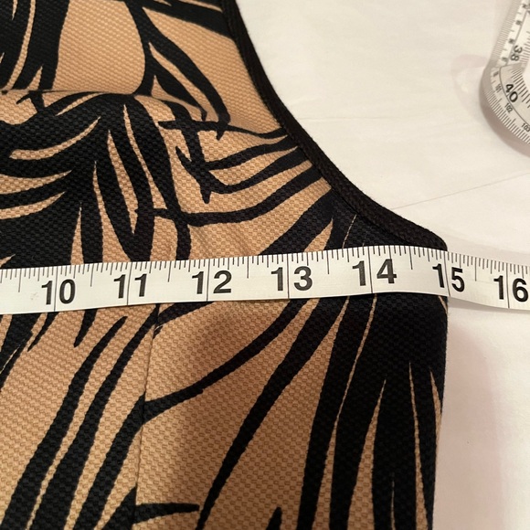 NWOT Hugo Boss Denura Palm Fond wrap midi dress size XS - Picture 10 of 10